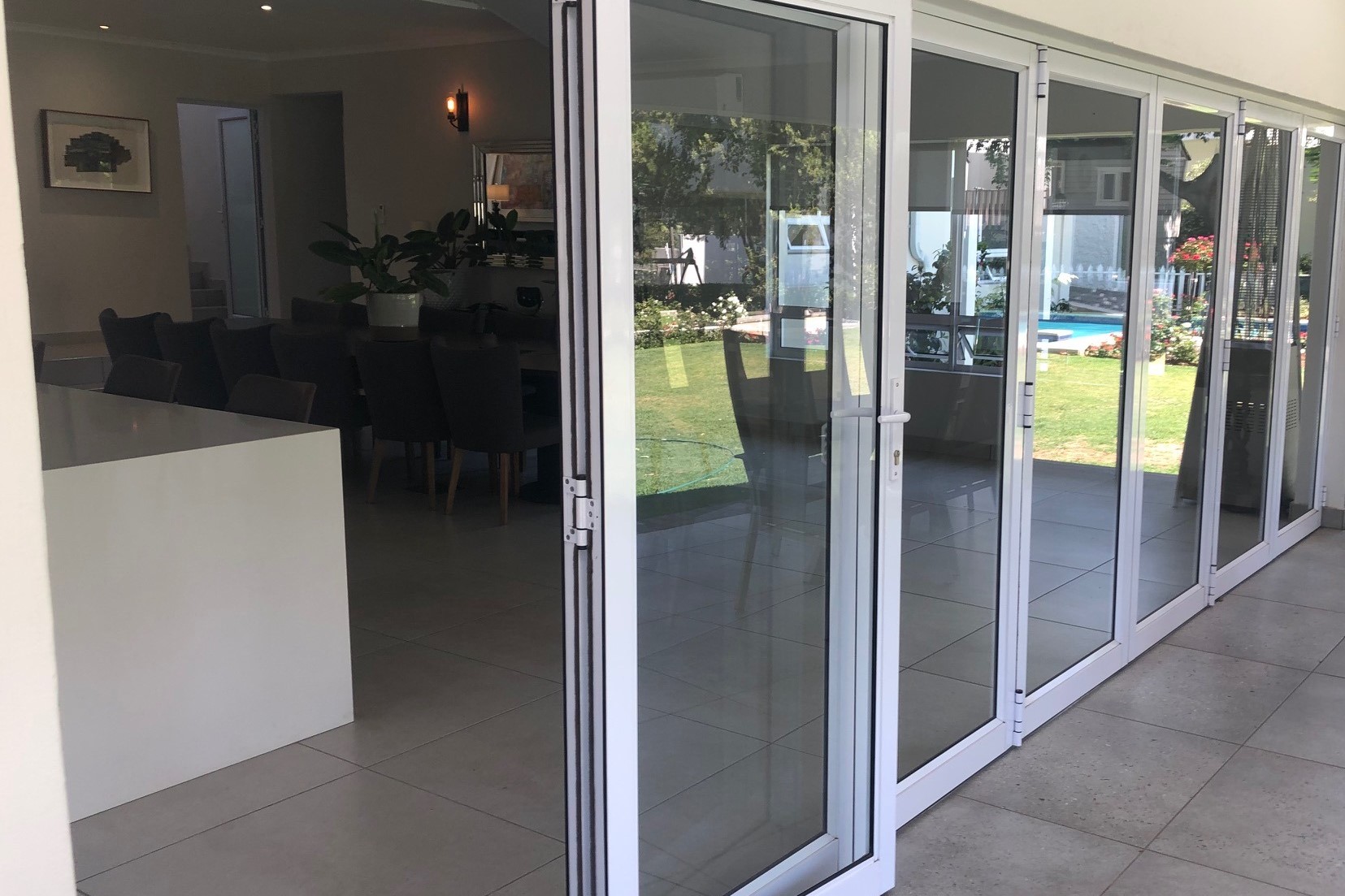 aluminium folding door